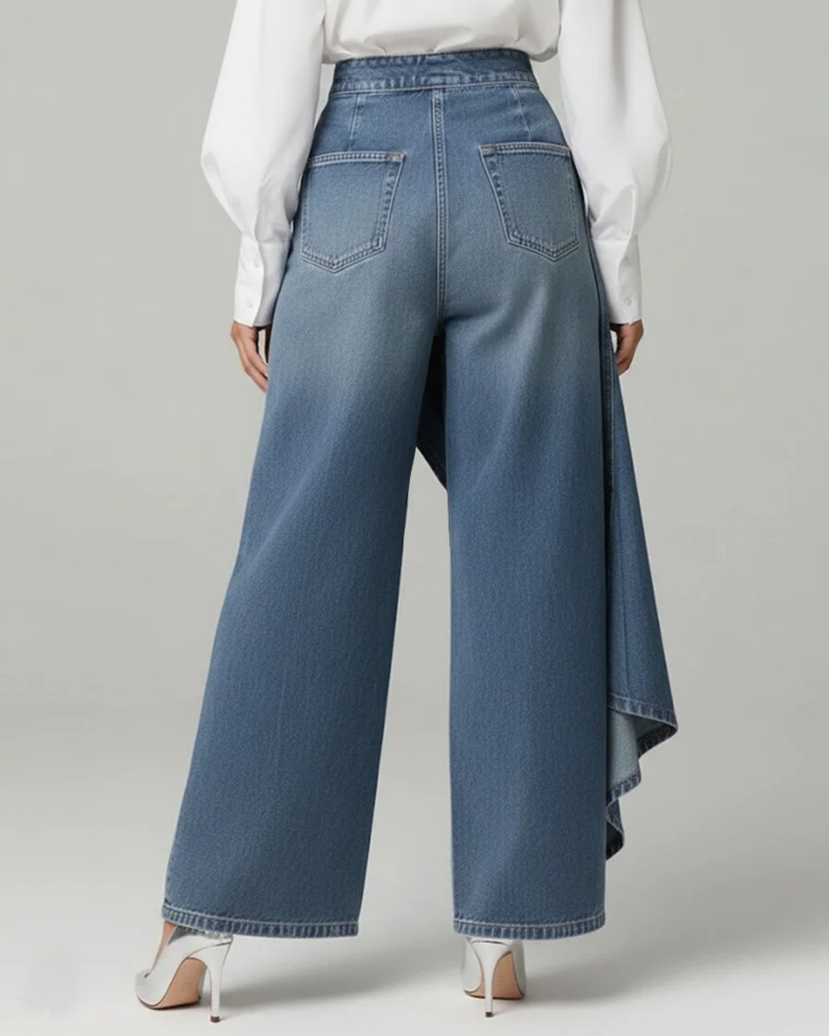 Selvara | Jeans with a Pleated Waist