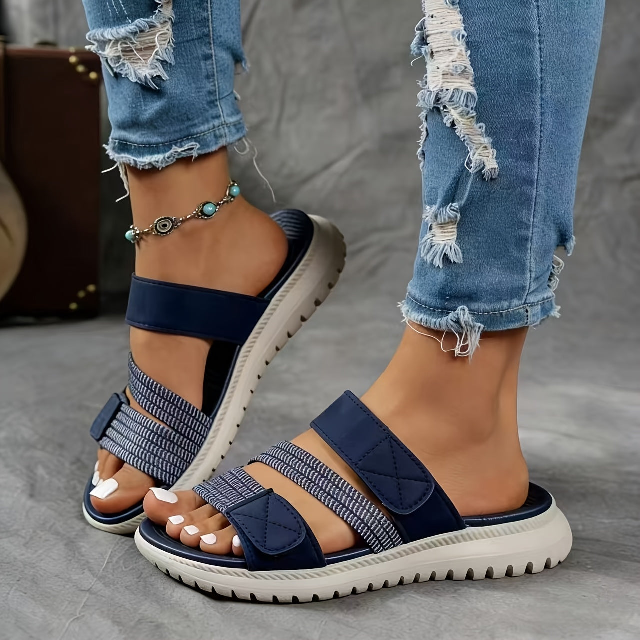 Cleo - Sporty Platform Sandal for Ultimate Comfort