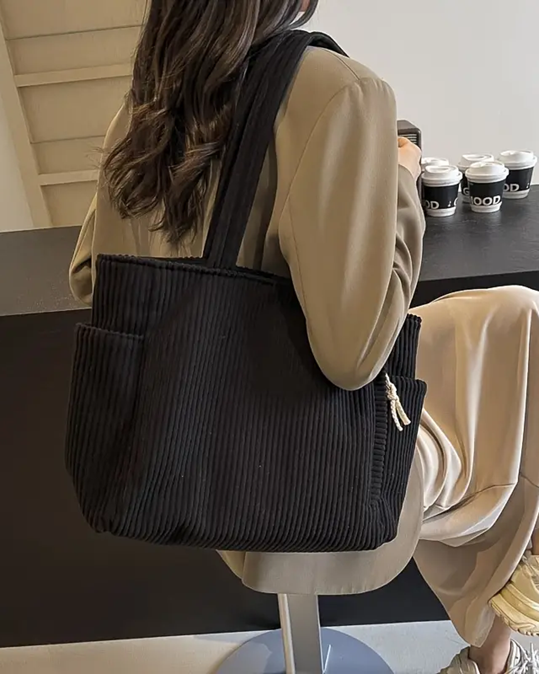 Petra – Ribbed Shoulder Bag
