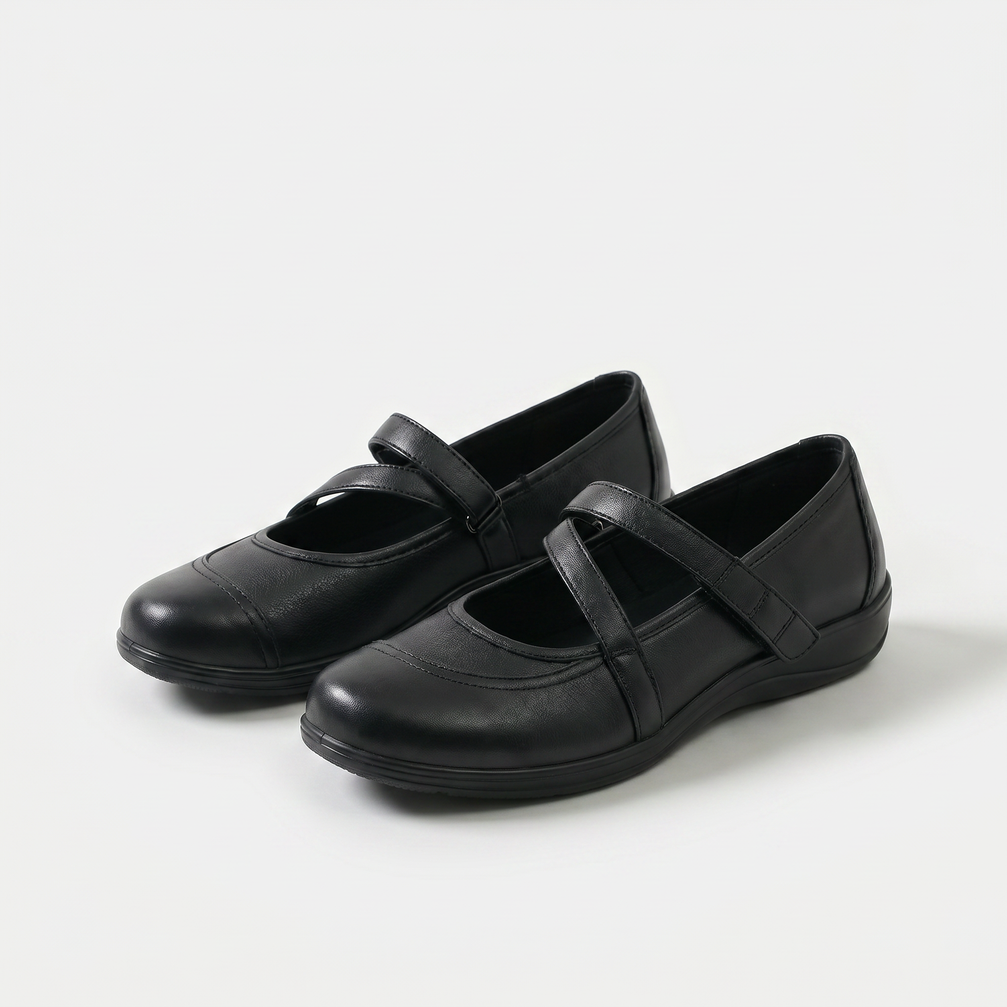 Celina – Timeless Elegance in Classic Black