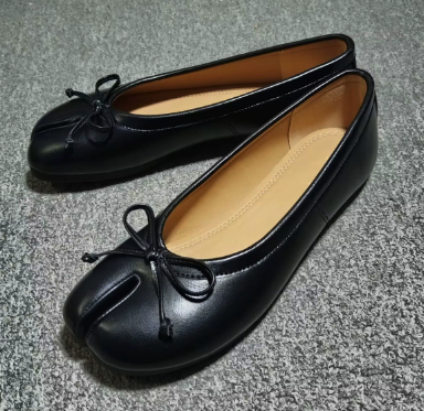 Noemi | Bow Detail Tabi flats + Free pair of Tabi Socks
