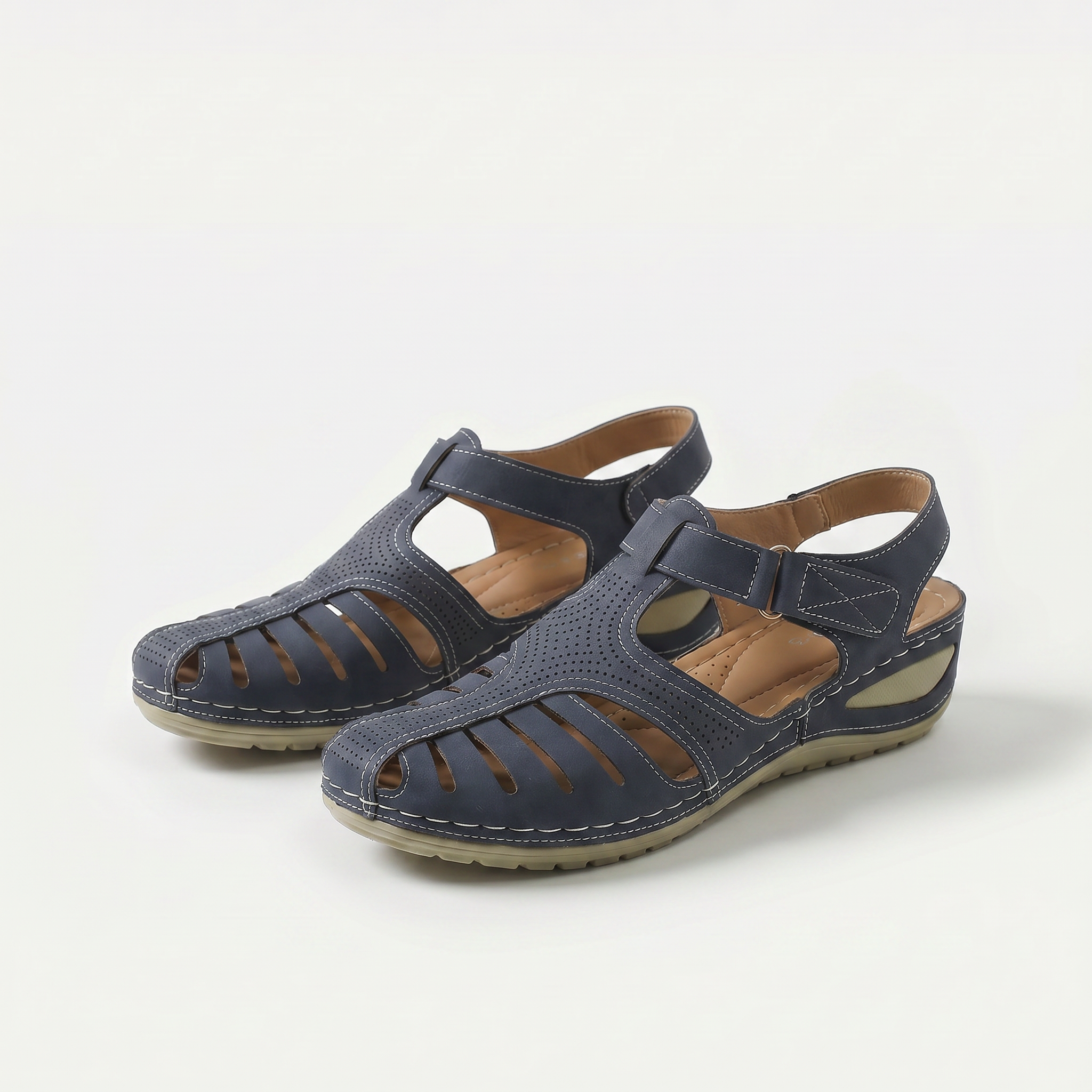 Leni – Cozy Sandals with Subtle Lift