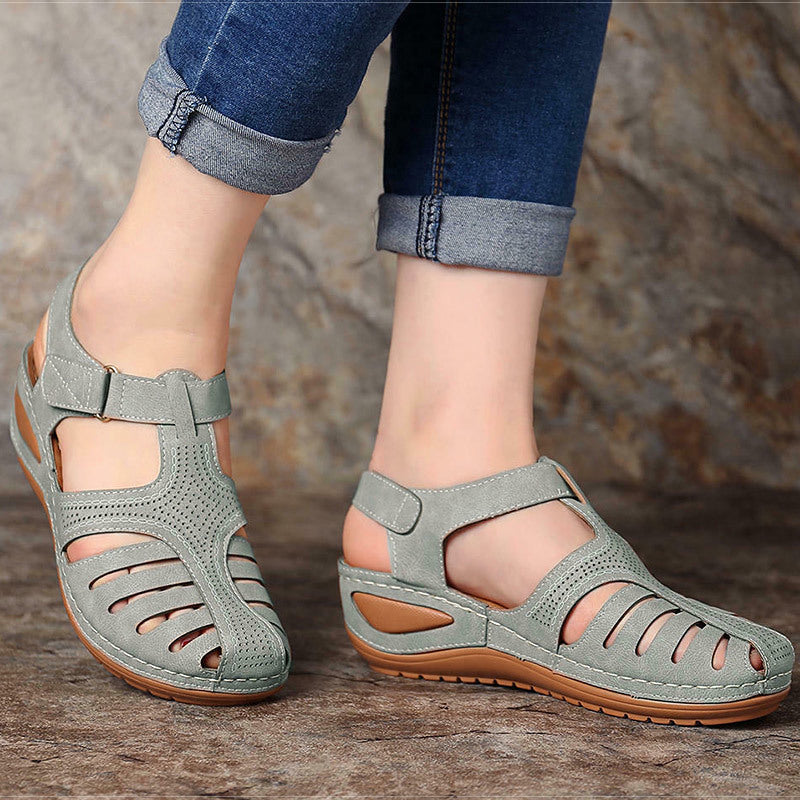 Leni – Cozy Sandals with Subtle Lift
