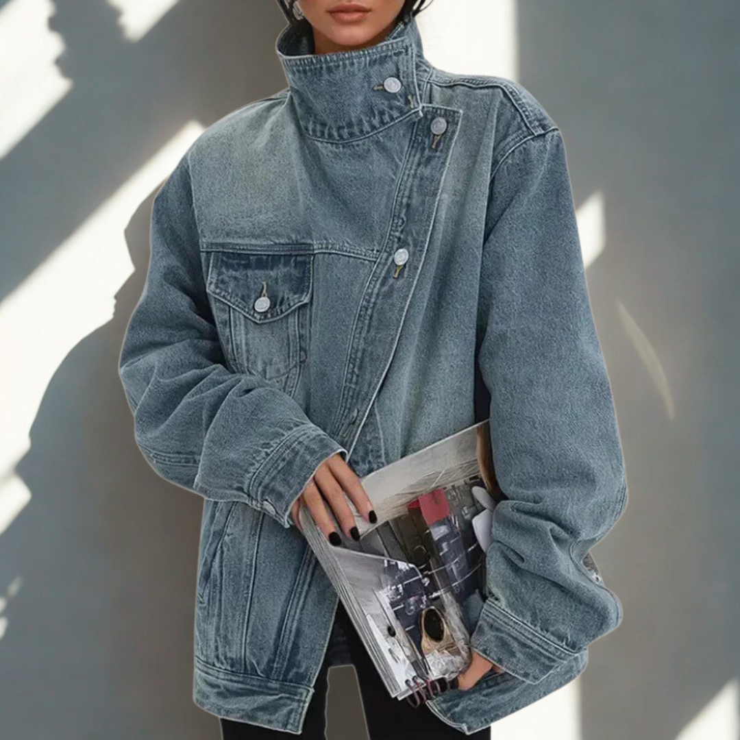 SARAH – Trendy asymmetrical jacket with buttons in street style