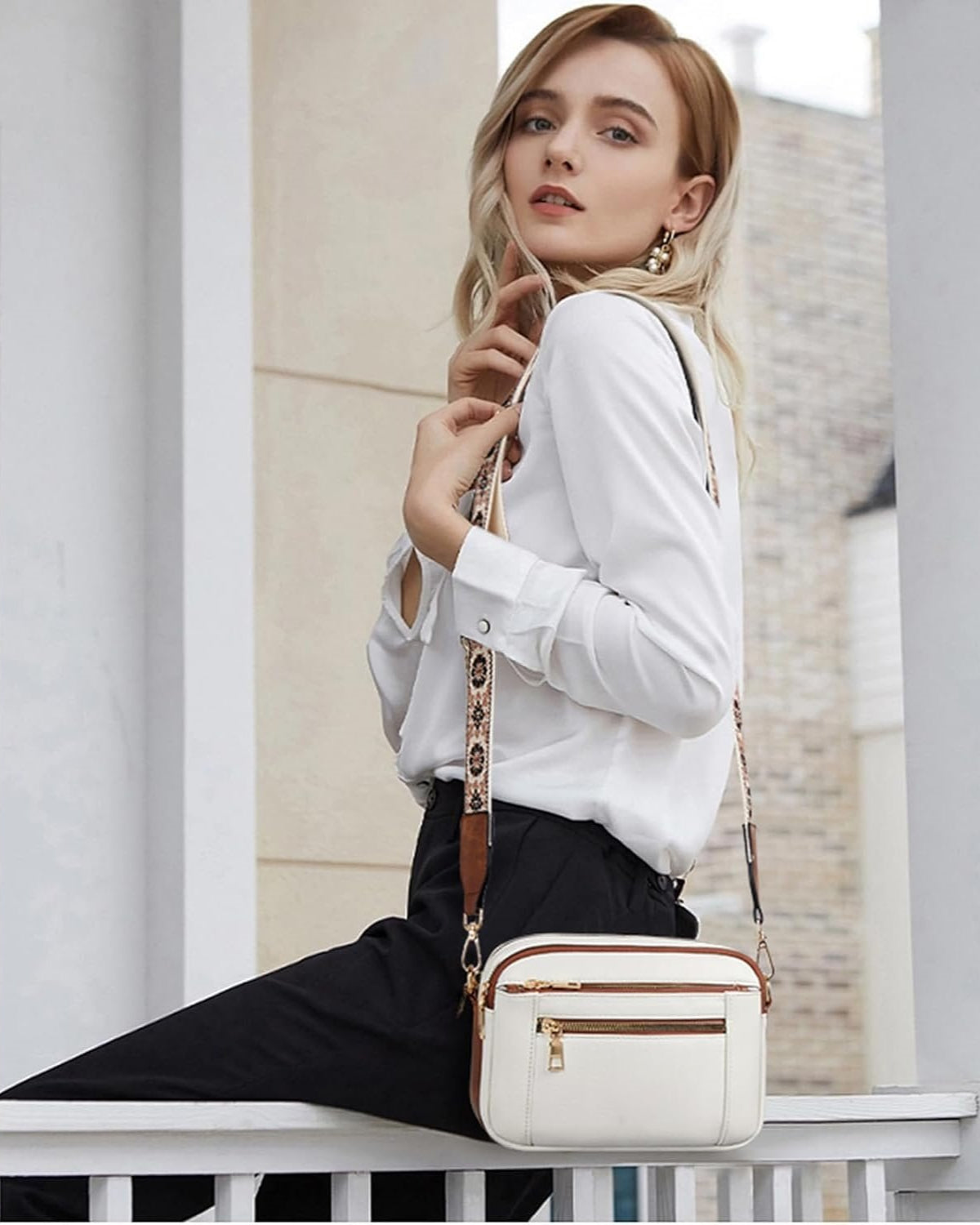 Camille - Elegant Leather Shoulder Bag for Women with Practical Compartments