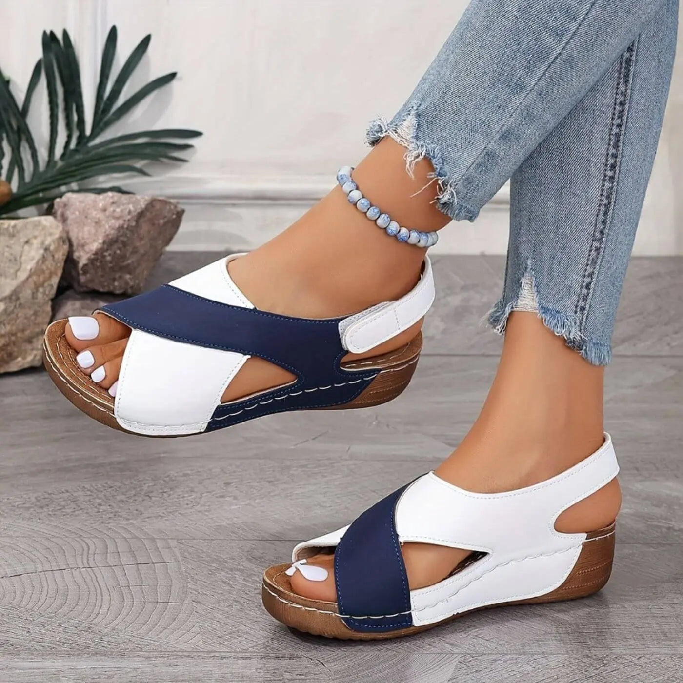 Nicole – Open-Toe Orthopedic Sandals