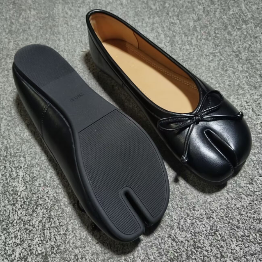 Noemi | Bow Detail Tabi flats + Free pair of Tabi Socks