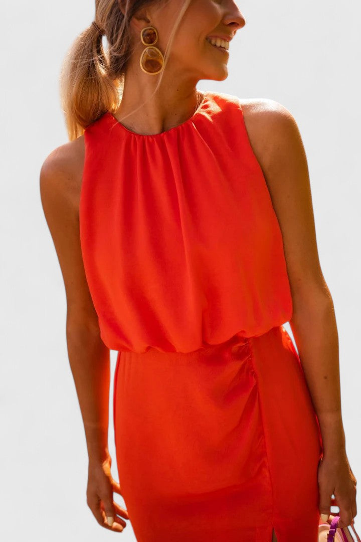 Theonae - Comfortable Midi Dress
