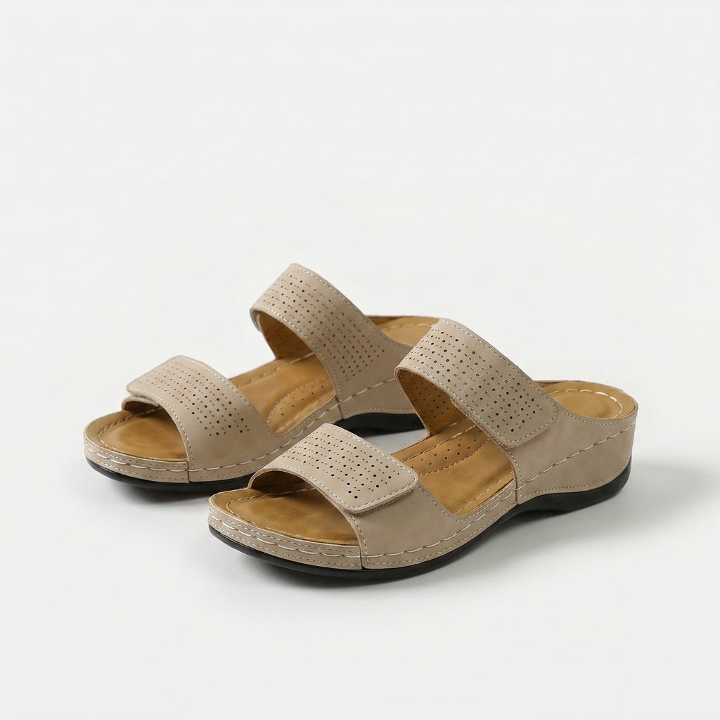 Marisa - Cozy Sandal Featuring a Plush Footbed