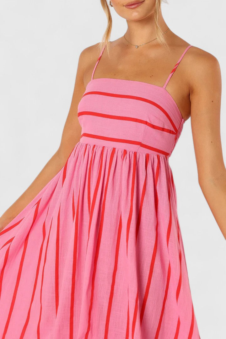 Ilyanthe - Elegant Maxi Dress